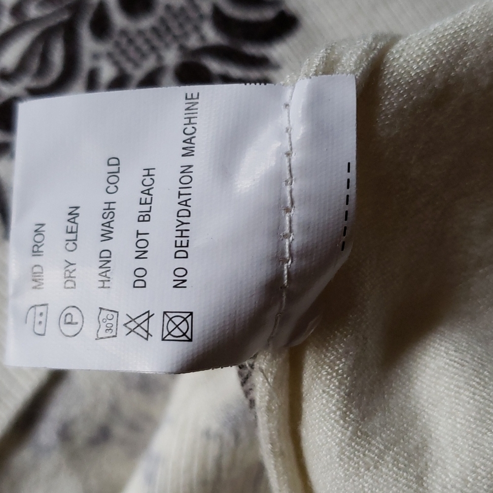 Pretty Sweater - Picture 5 of 6